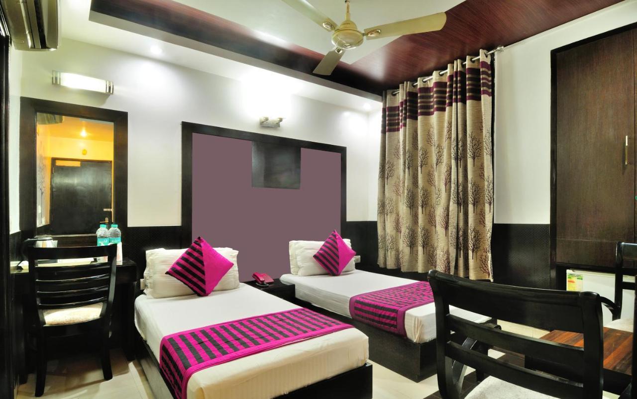 The Bonlon Inn-Near Blk Hospital Delhi  Esterno foto